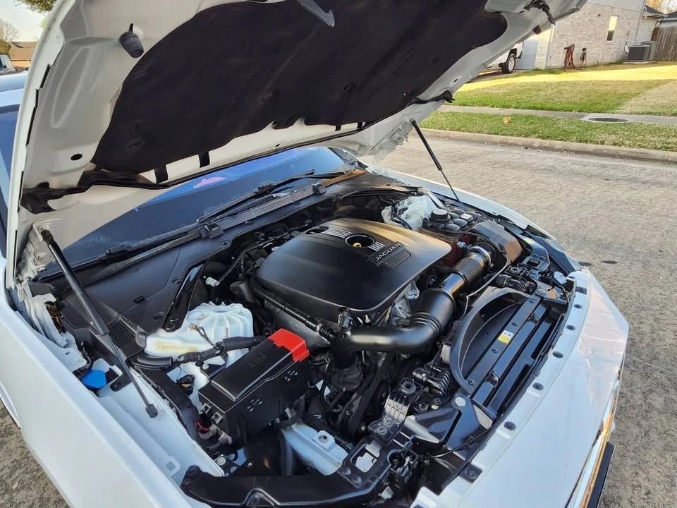 2017 Jaguar XE - Image 19 of 19