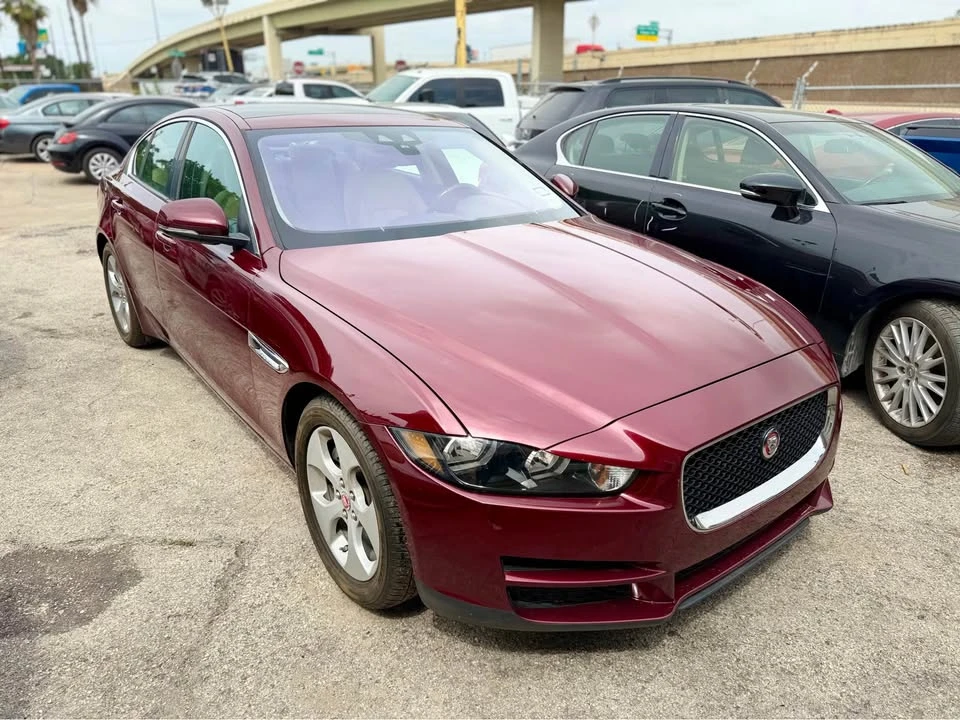 2017 Jaguar XE - Image 2 of 9