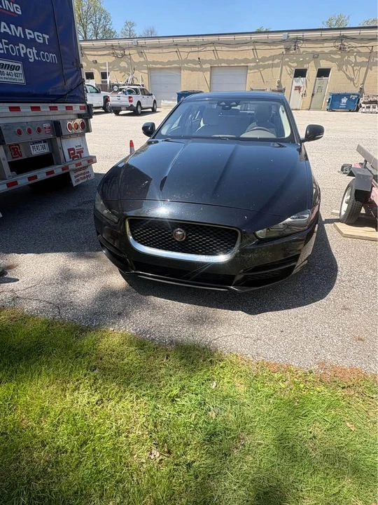 2017 Jaguar XE - Image 6 of 8