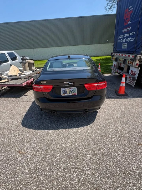 2017 Jaguar XE - Image 2 of 8