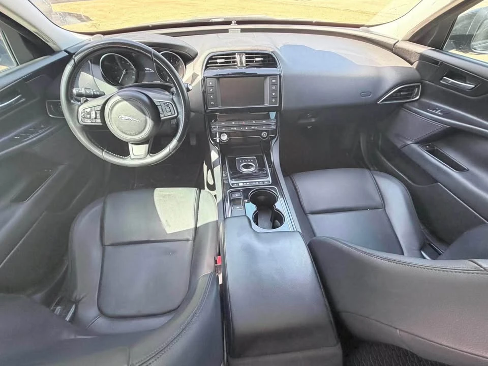 2017 Jaguar XE - Image 9 of 16