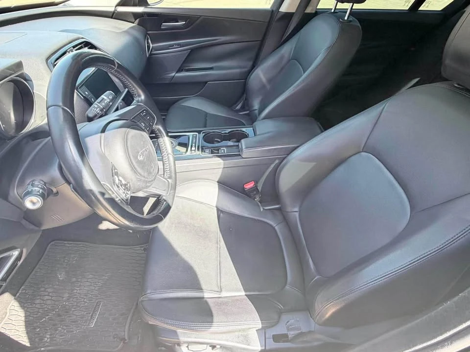 2017 Jaguar XE - Image 11 of 16