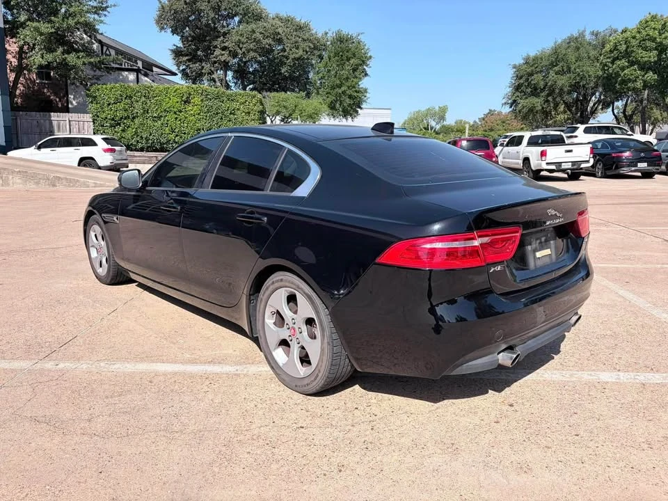 2017 Jaguar XE - Image 5 of 16