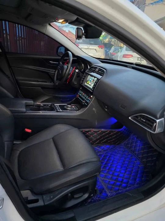 2017 Jaguar XE - Image 6 of 11