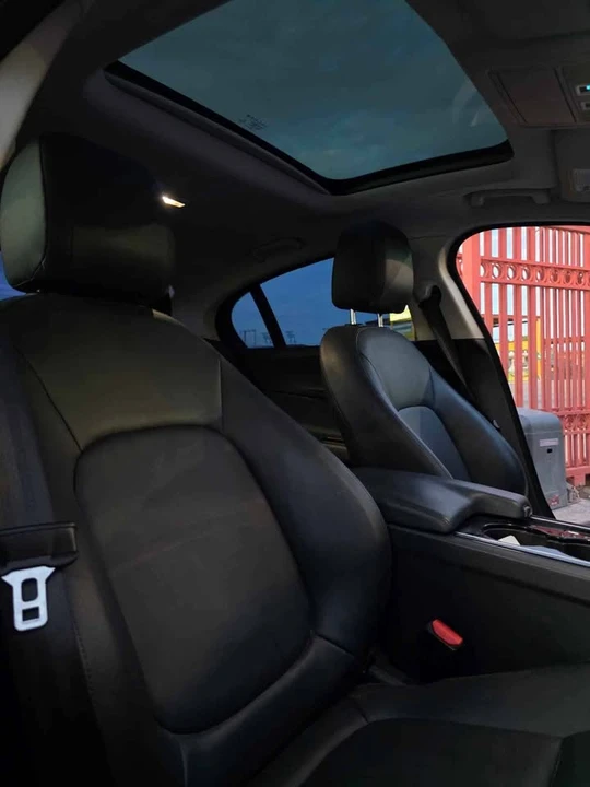 2017 Jaguar XE - Image 3 of 11