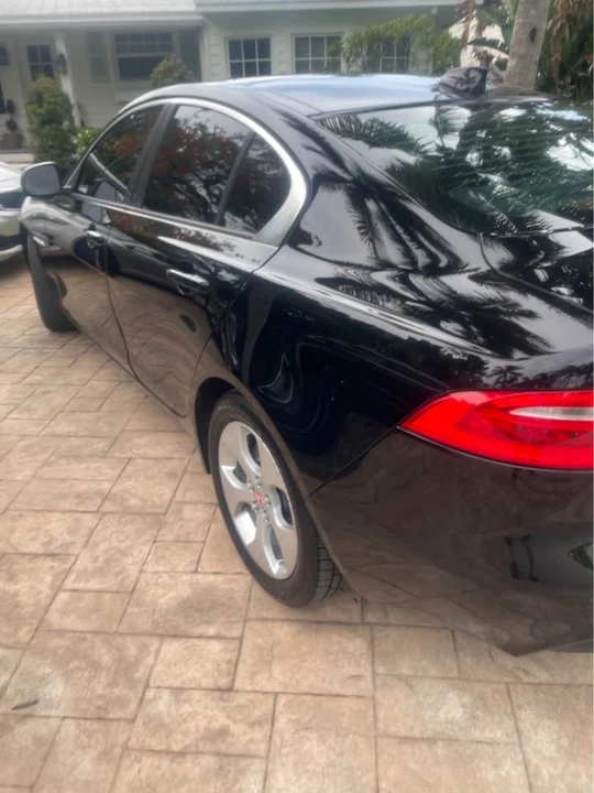 2017 Jaguar XE - Image 3 of 10