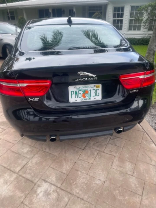2017 Jaguar XE - Image 6 of 10