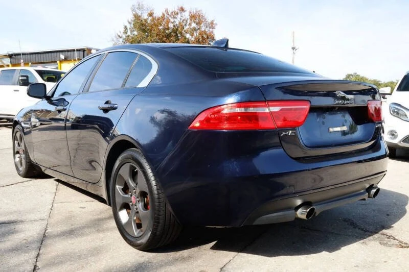2017 Jaguar XE - Image 4 of 18