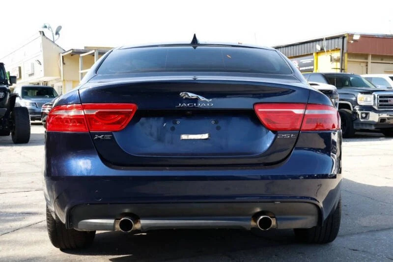 2017 Jaguar XE - Image 3 of 18