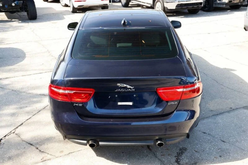 2017 Jaguar XE - Image 5 of 18