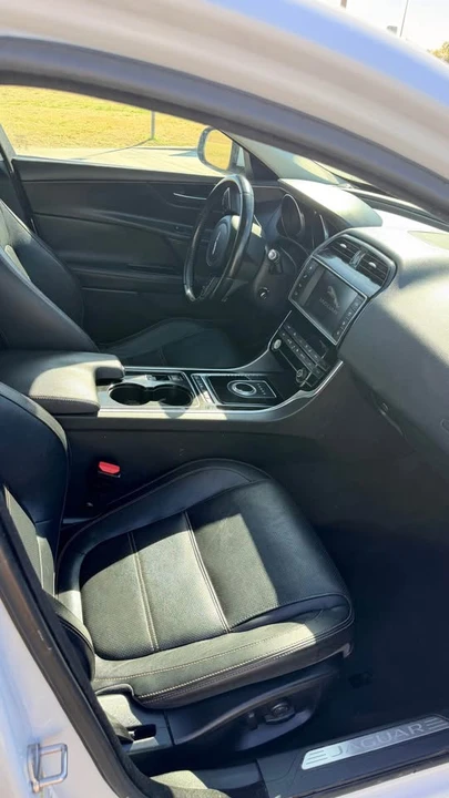 2017 Jaguar XE - Image 12 of 18