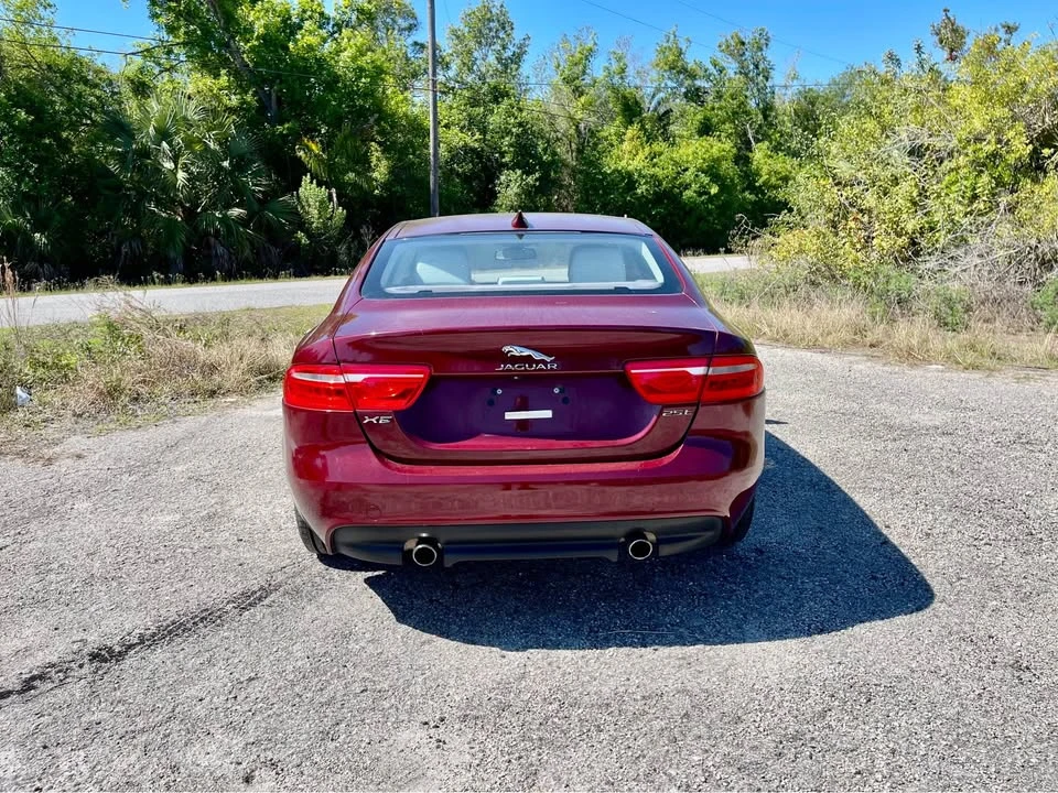 2017 Jaguar XE - Image 4 of 16