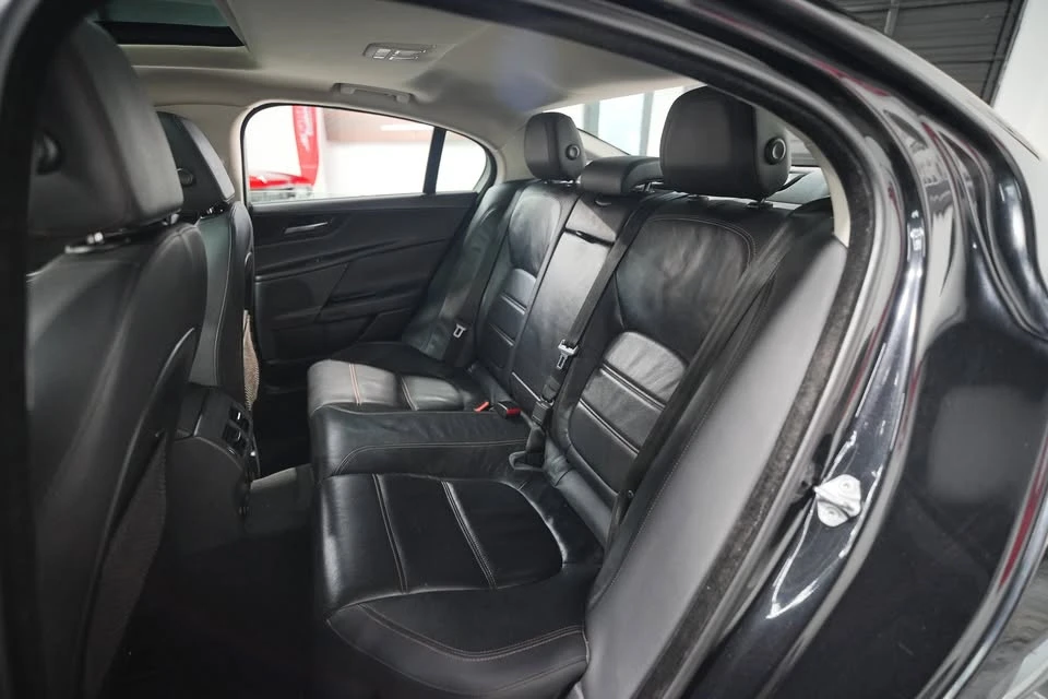 2017 Jaguar XE - Image 20 of 20