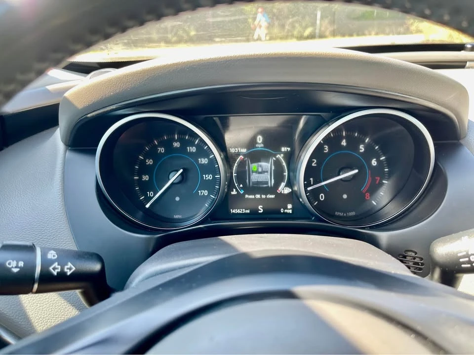 2017 Jaguar XE - Image 15 of 16