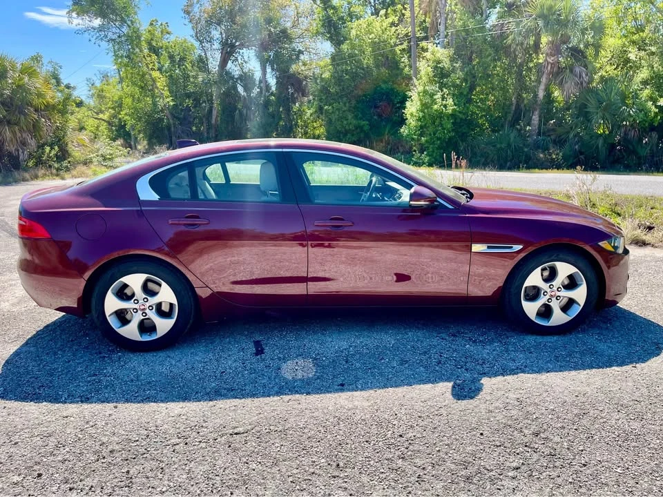 2017 Jaguar XE - Image 6 of 16