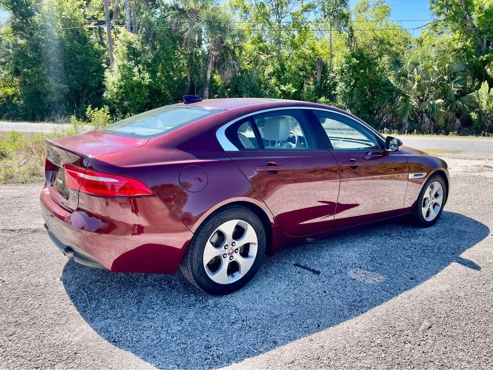 2017 Jaguar XE - Image 5 of 16