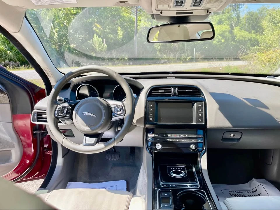 2017 Jaguar XE - Image 14 of 16