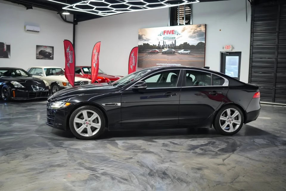 2017 Jaguar XE - Image 12 of 20