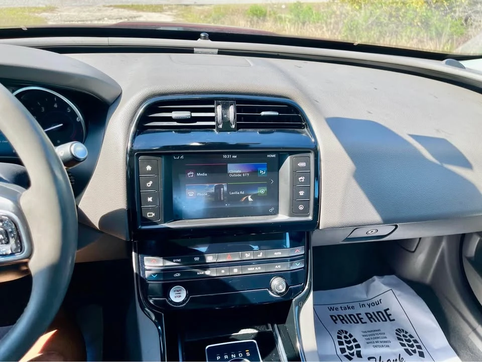 2017 Jaguar XE - Image 16 of 16