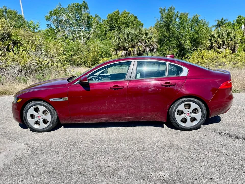 2017 Jaguar XE - Image 2 of 16