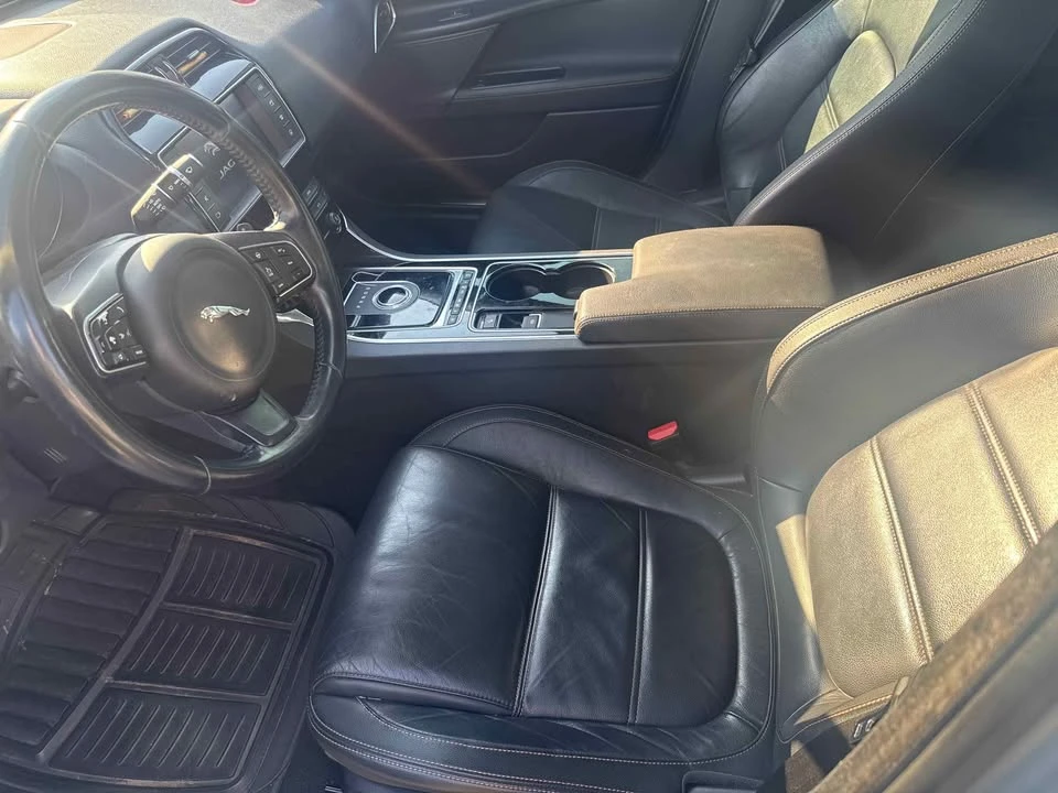2017 Jaguar XE - Image 3 of 10