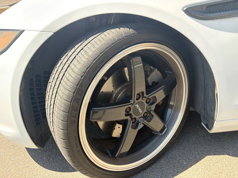 2017 Jaguar XE - Image 19 of 24