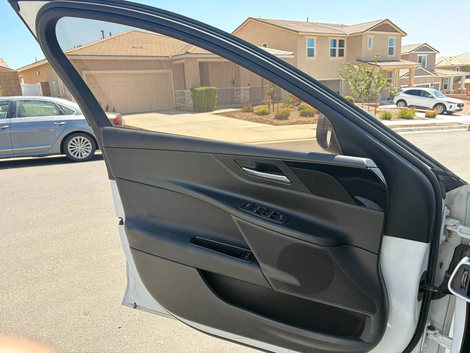 2017 Jaguar XE - Image 14 of 24