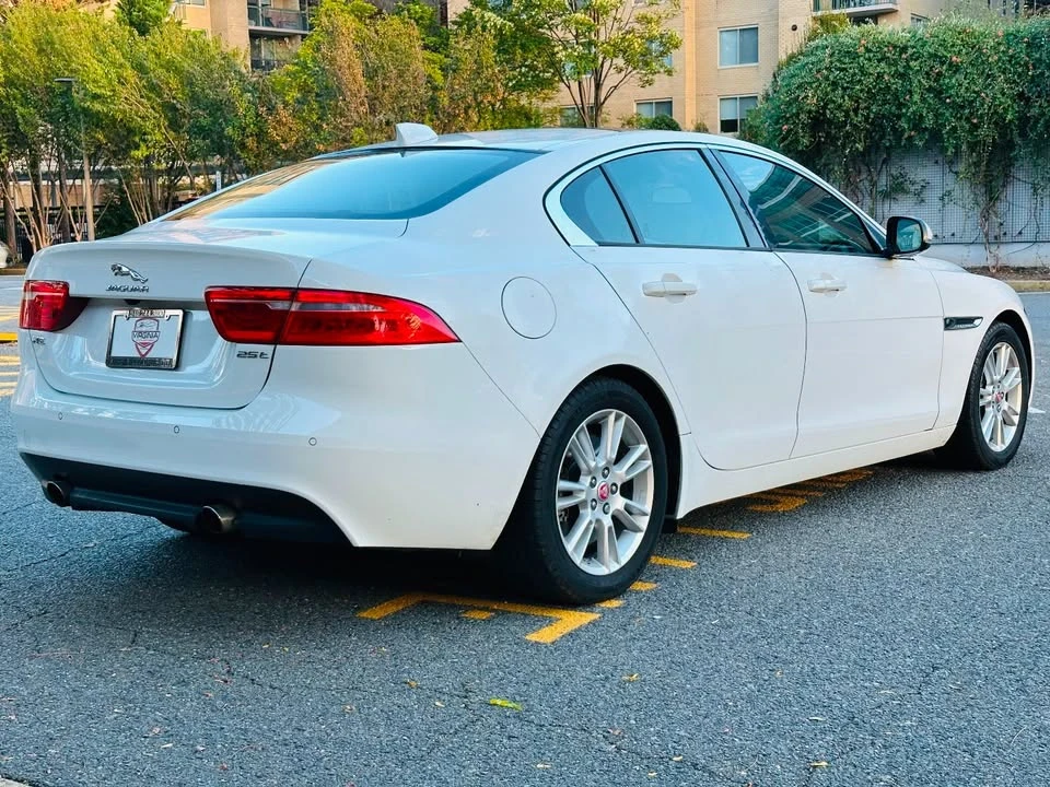 2017 Jaguar XE - Image 15 of 19