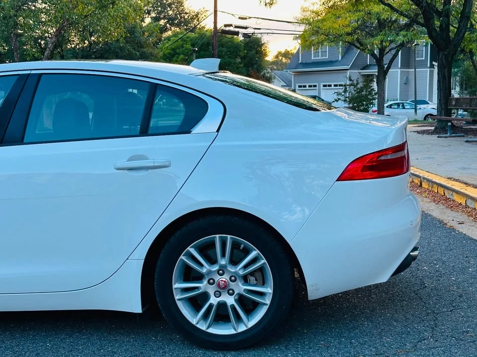 2017 Jaguar XE - Image 8 of 20