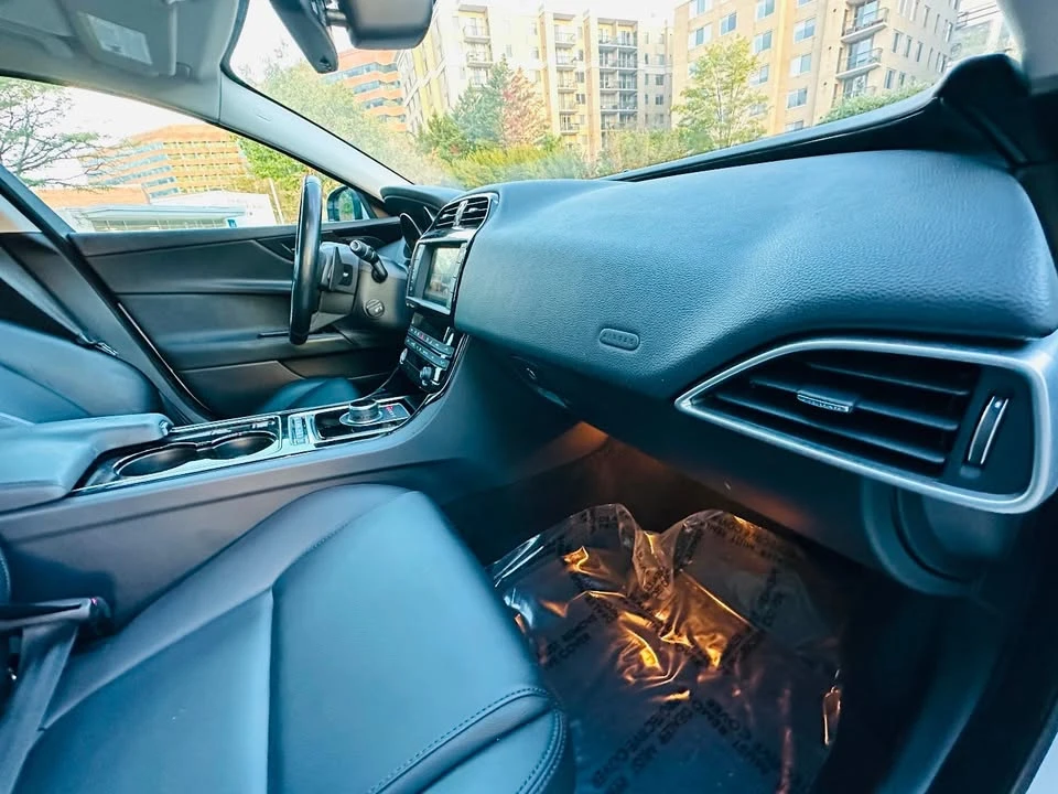 2017 Jaguar XE - Image 16 of 20