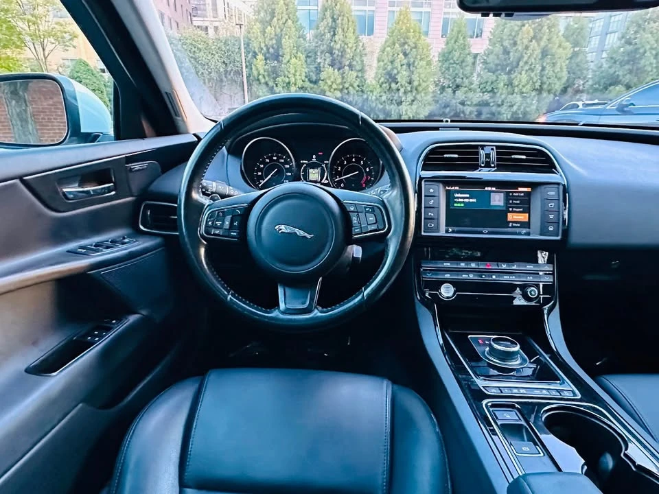2017 Jaguar XE - Image 14 of 20