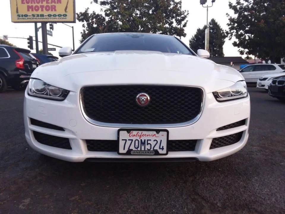 2017 Jaguar XE - Image 9 of 20