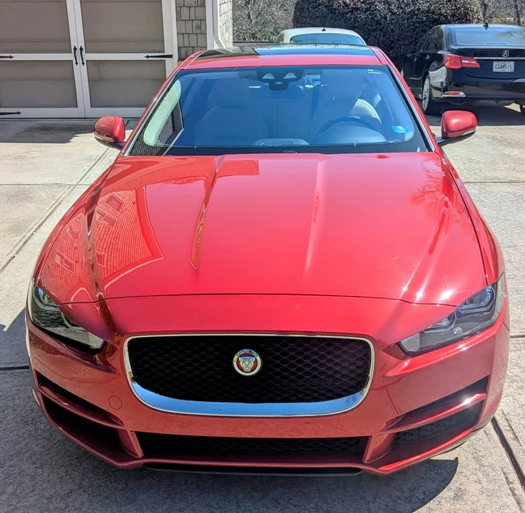 2017 Jaguar XE - Image 2 of 17