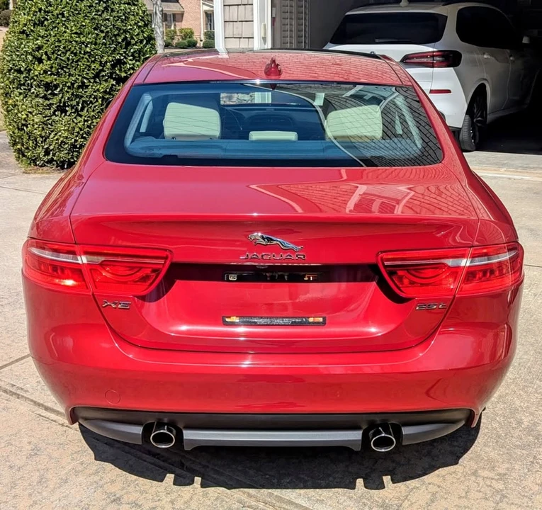 2017 Jaguar XE - Image 3 of 17