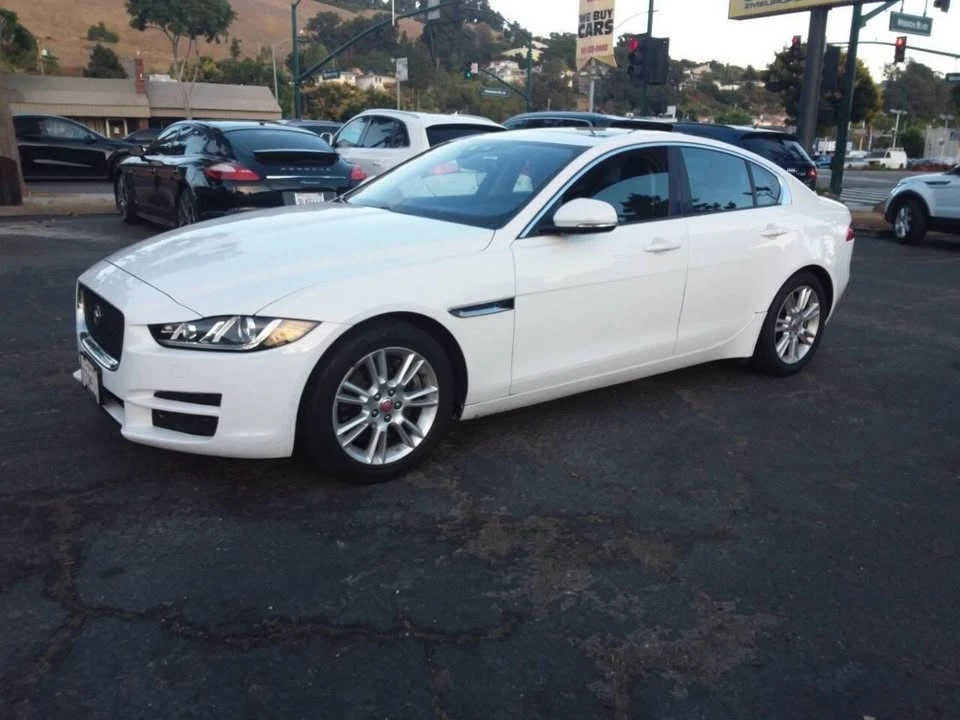 2017 Jaguar XE - Image 2 of 20