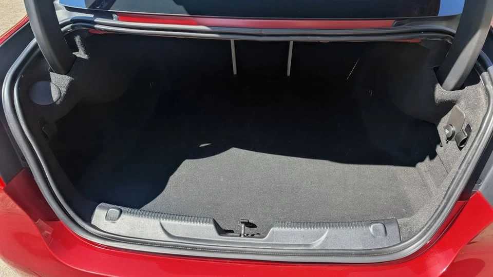 2017 Jaguar XE - Image 5 of 17