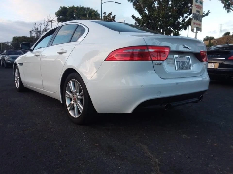 2017 Jaguar XE - Image 4 of 20