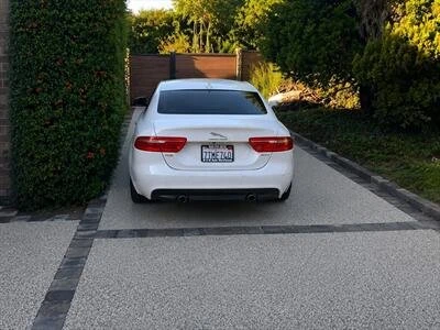 2017 Jaguar XE - Image 4 of 6