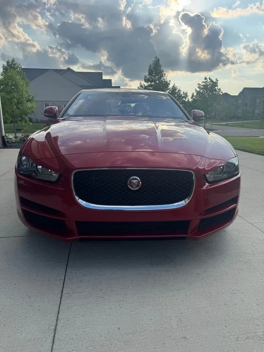 2017 Jaguar XE - Image 7 of 7