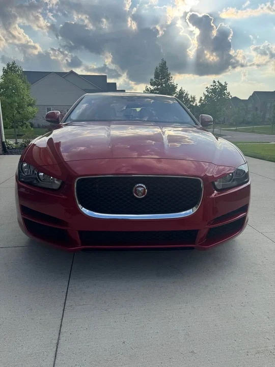 2017 Jaguar XE - Image 8 of 8