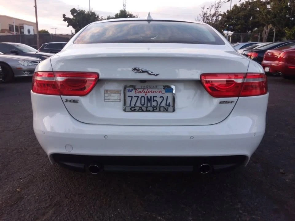 2017 Jaguar XE - Image 5 of 20