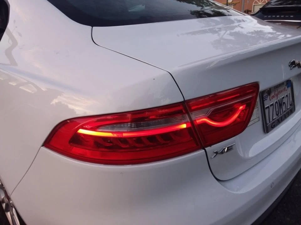 2017 Jaguar XE - Image 17 of 20
