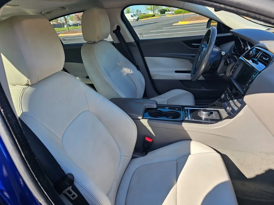 2017 Jaguar XE - Image 17 of 17