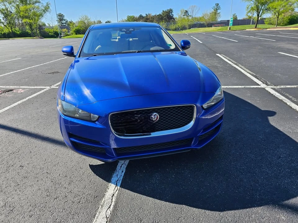 2017 Jaguar XE - Image 4 of 17