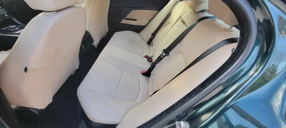 2017 Jaguar XE - Image 12 of 19
