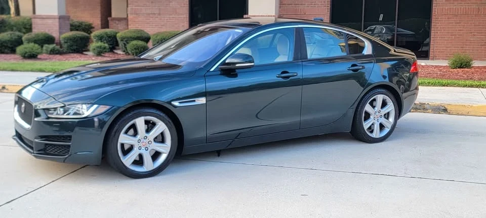 2017 Jaguar XE - Image 5 of 19