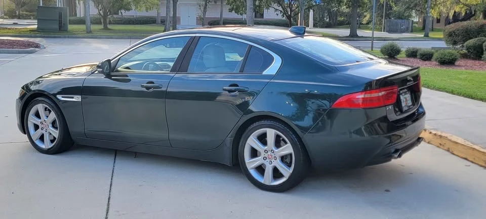 2017 Jaguar XE - Image 6 of 19