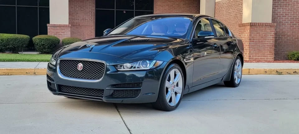 2017 Jaguar XE - Image 2 of 19