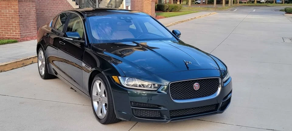 2017 Jaguar XE - Image 8 of 19