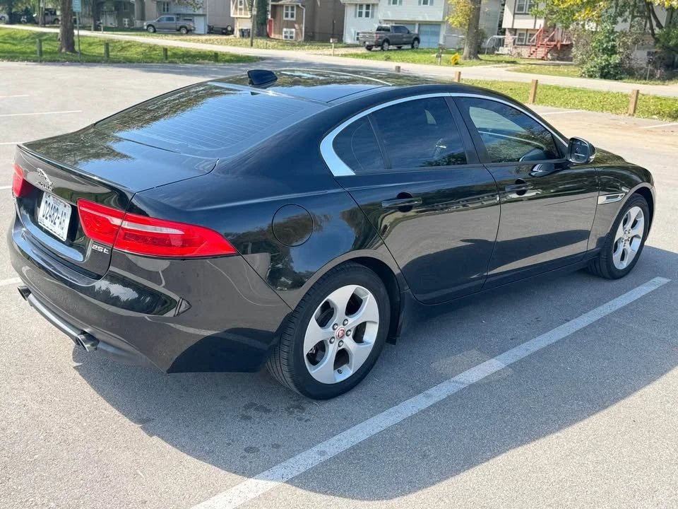 2017 Jaguar XE - Image 17 of 18